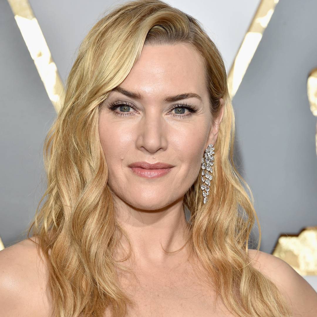 yes, Yes, YES. Why, you ask? It's called #classic. This ensures you'll constantly be remembered for looking beautiful vs. "who did your contouring?" Also, @lancomeofficial #GrandioseMascara ='s yes!
MU 💄- @stephanieroy
#oscarsredcarpet
#katewinslet #agelessbeauty