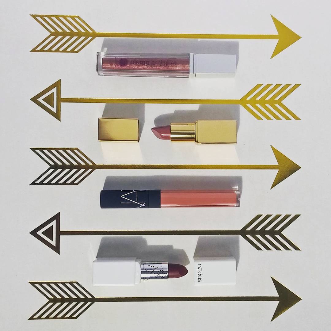 I say wedding day lips need not be boring or only a matte red - 4 options for any bride-to-be (or bridesmaid or wedding guest or party crasher)! Top to bottom:
--> @Misturabeauty Plump & Glow gloss in Gwen
--> @Aerin Rose Balm lipstick in Liebling
--> @Narsissist Lip Gloss in Instant Crash (limited edition)
--> @Nudusaustralia Lipstick in Dirty Diana