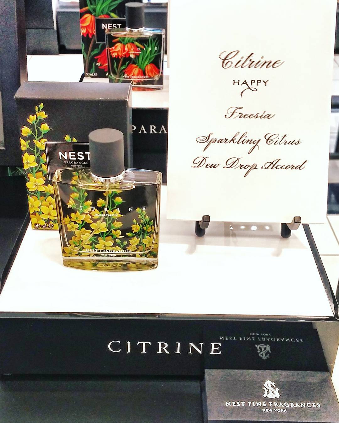 And then you smell something that just makes you feel happy - @nestfragrances's newest launch, #Citrine is by far one of the loveliest blends of notes I've smelled all year long.
Check out the entire collection at the largest @sephoracanada location in *North America* @yongeeglintoncentre - opening today!